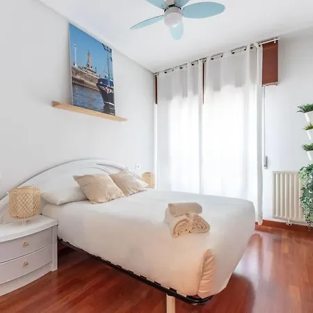 Acogedor Piso En .parking Privado Apartman