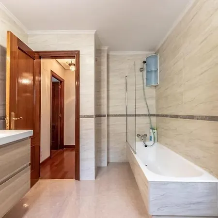 Acogedor Piso En .parking Privado Apartman