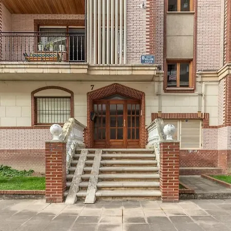 Acogedor Piso En .parking Privado Apartman